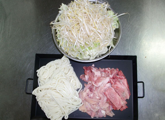 お肉・ホルモン・もやし・うどん